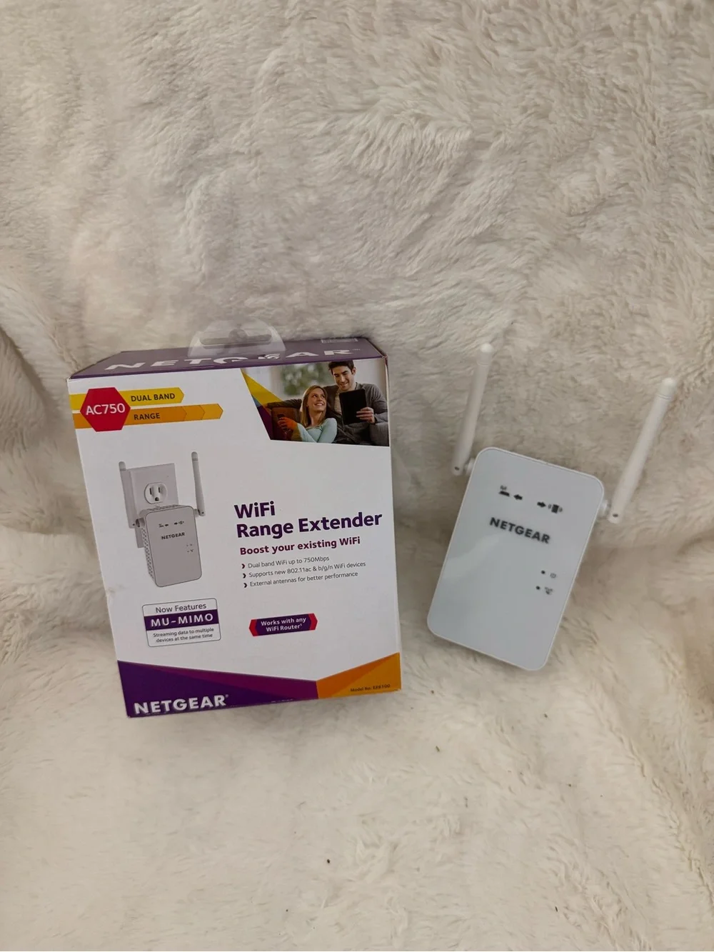 NETGEAR AC750 WiFi Range Extender EX6100v2 - White with Colorful Quick Start Box